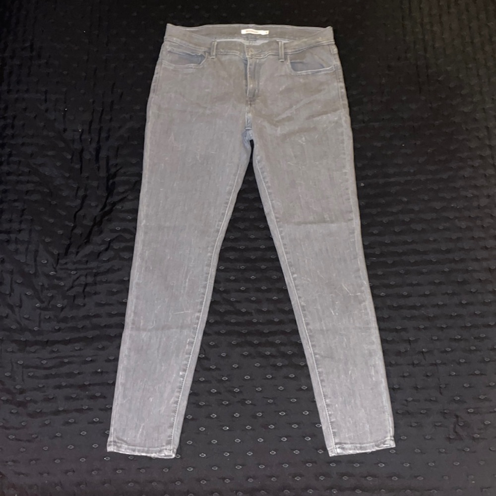 Gray Super Skinny Levi Jeans Size 31